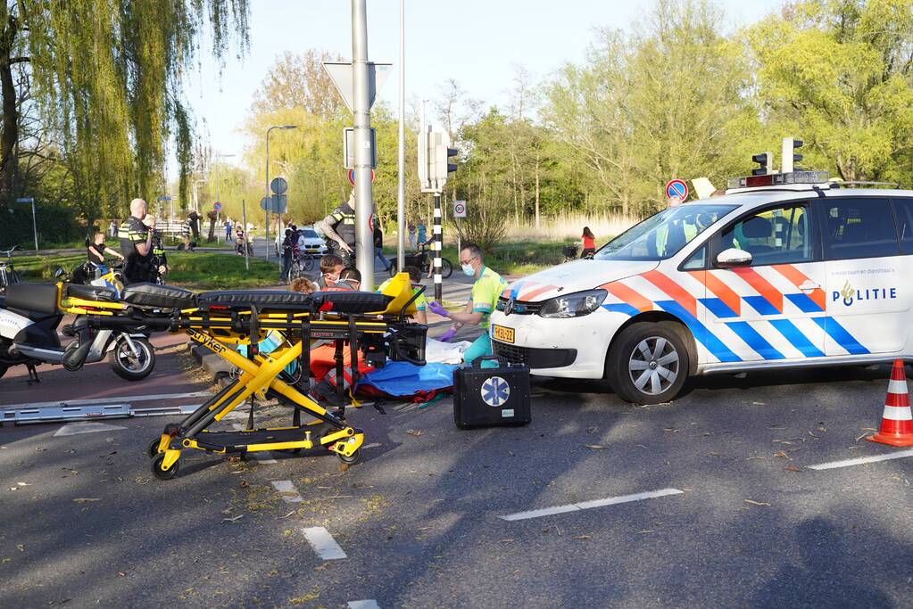 Persoon ernstig gewond na aanrijding met politiewagen