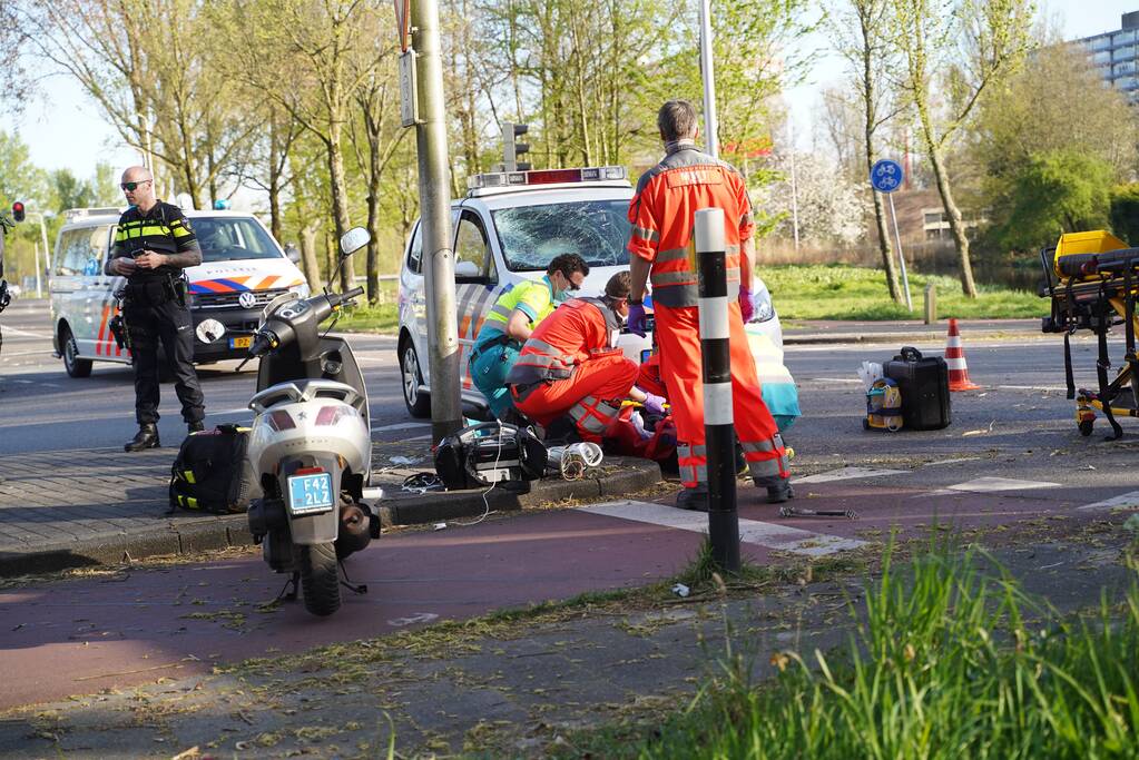 Persoon ernstig gewond na aanrijding met politiewagen