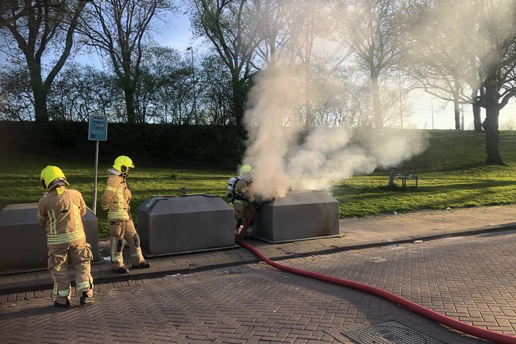 Brandweer blust container