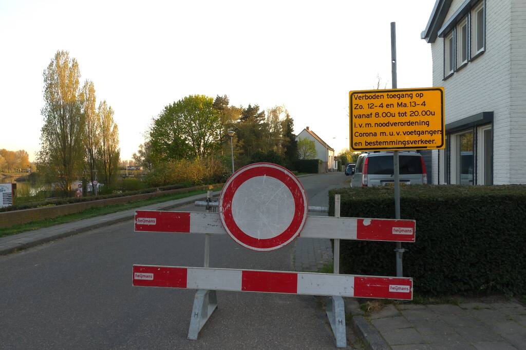 Gemeente plaatst waarschuwingsborden voor afsluiten dijken