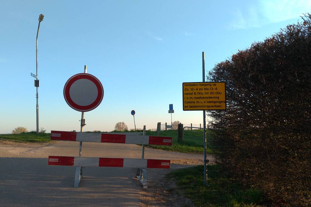 Gemeente plaatst waarschuwingsborden voor afsluiten dijken
