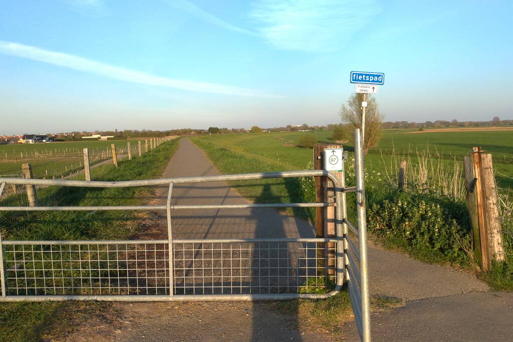 Gemeente plaatst waarschuwingsborden voor afsluiten dijken