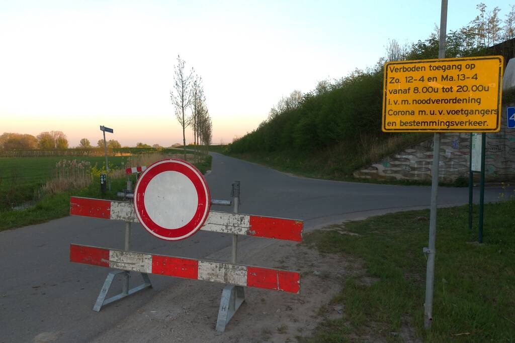 Gemeente plaatst waarschuwingsborden voor afsluiten dijken