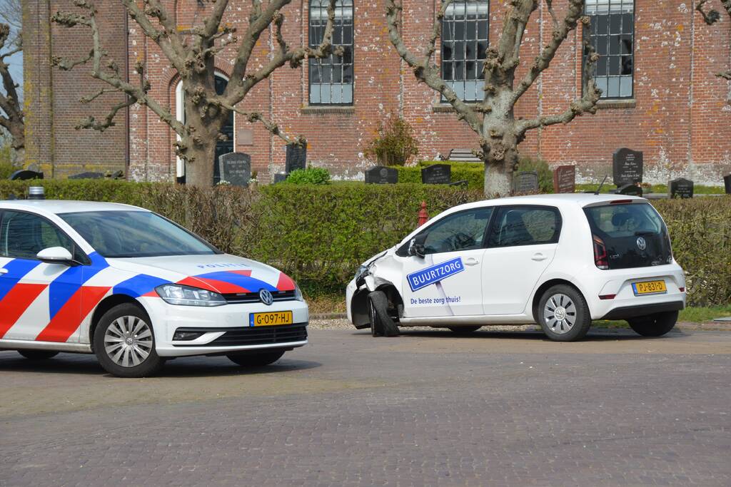Motorrijder ernstig gewond na aanrijding met auto
