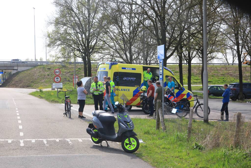 Scooterrijder gaat onderuit