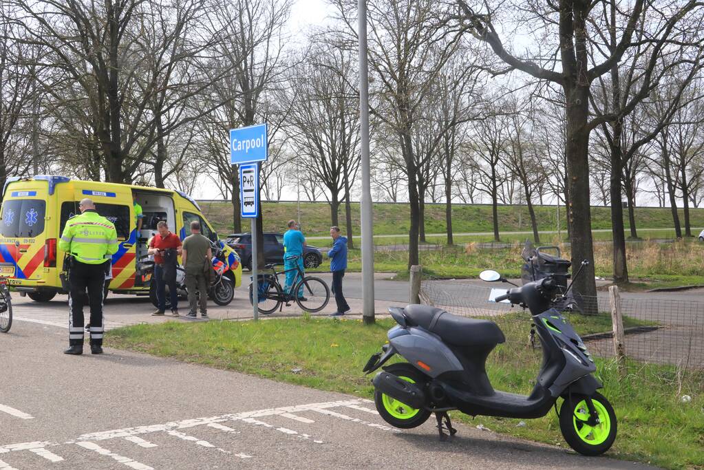 Scooterrijder gaat onderuit