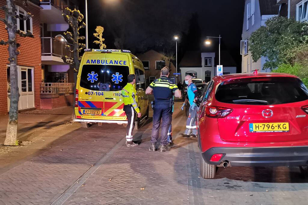 Persoon door het dak van loods gezakt