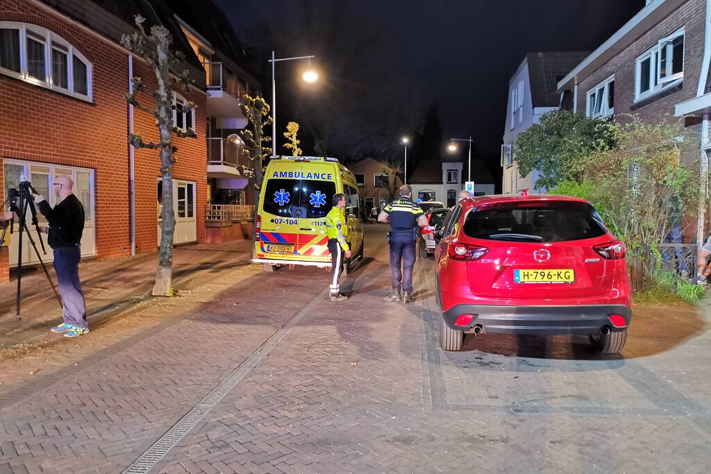 Persoon door het dak van loods gezakt