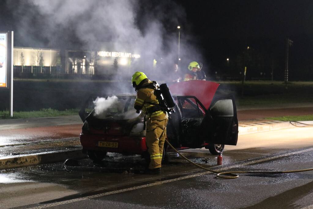 Auto volledig uitgebrand