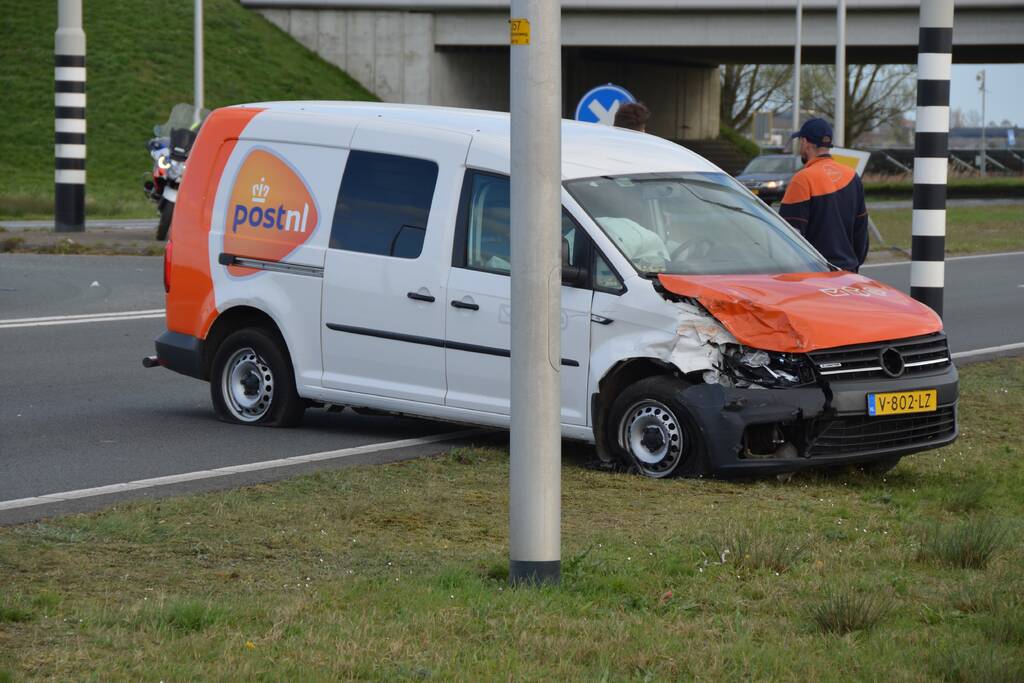 Flinke schade na ongeval op kruising