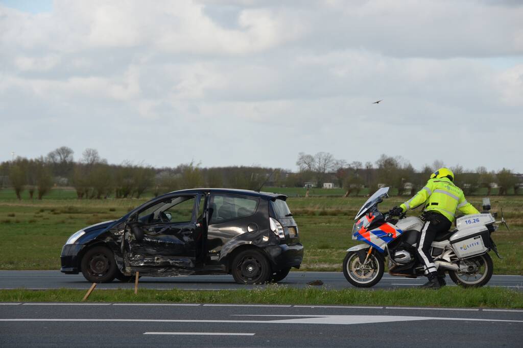 Flinke schade na ongeval op kruising