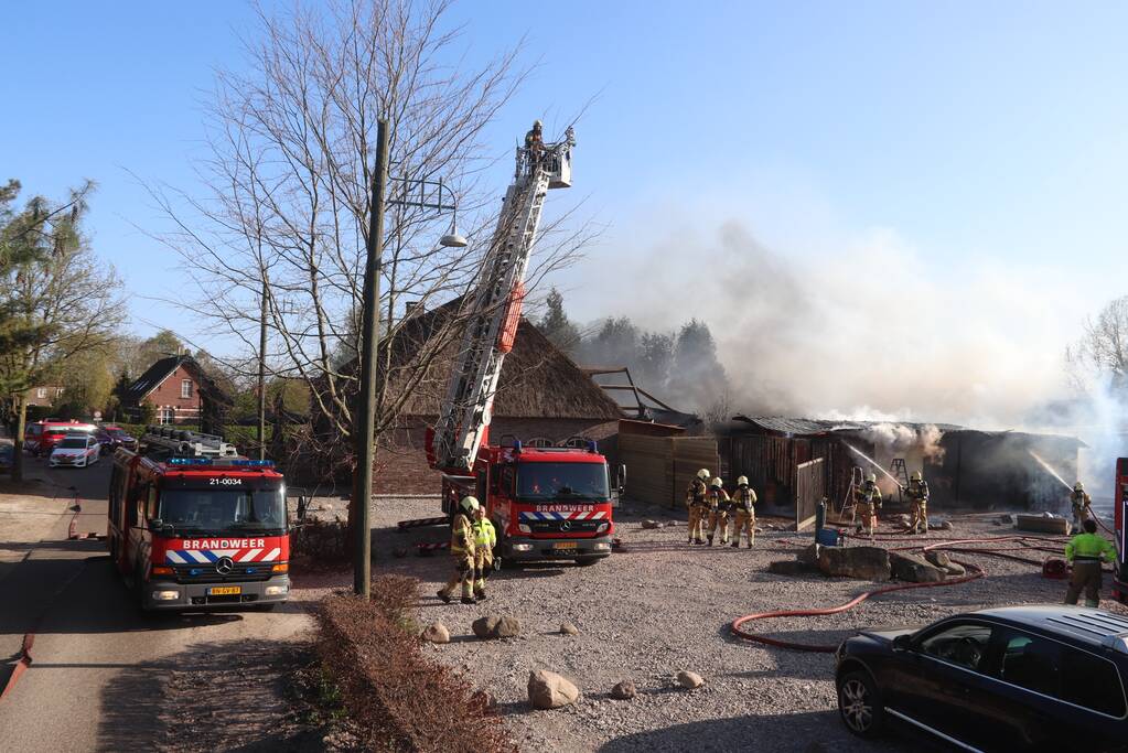 Uitslaande brand in schuur