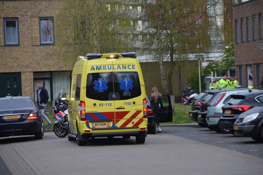 Auto rijdt door na aanrijding