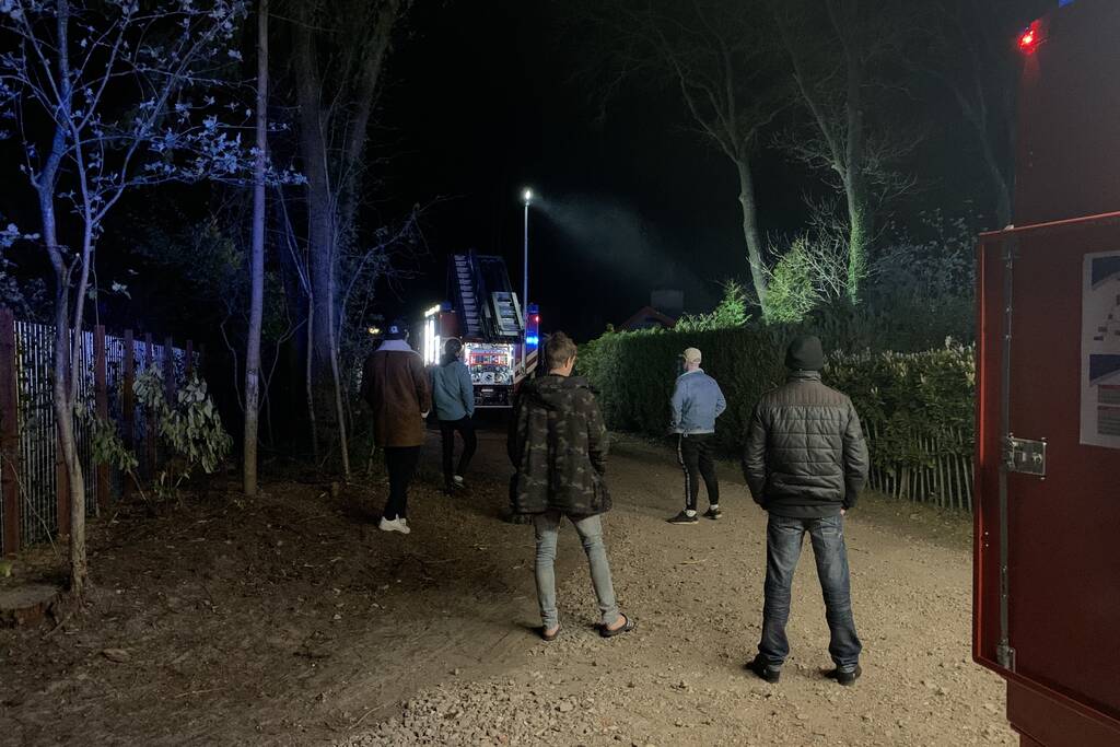 Flinke rookontwikkeling bij schoorsteenbrand op vakantiepark