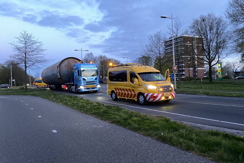 Zwaar transport trekt veel bekijks