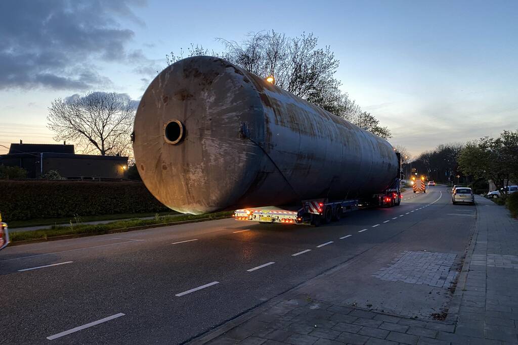 Zwaar transport trekt veel bekijks