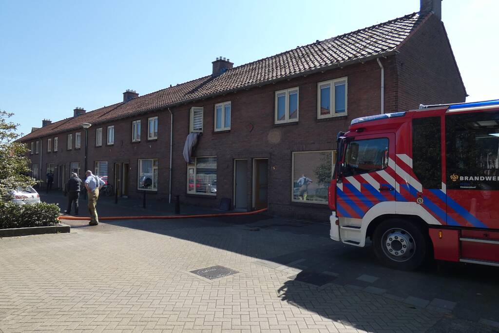 Kruipruimtes acht woningen volgelopen met water