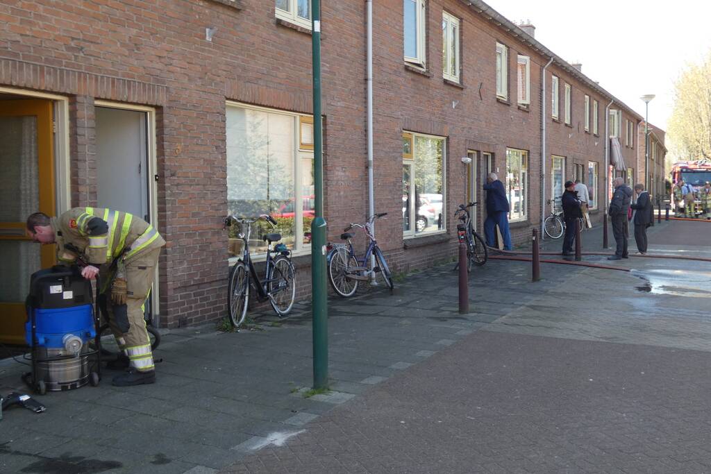 Kruipruimtes acht woningen volgelopen met water