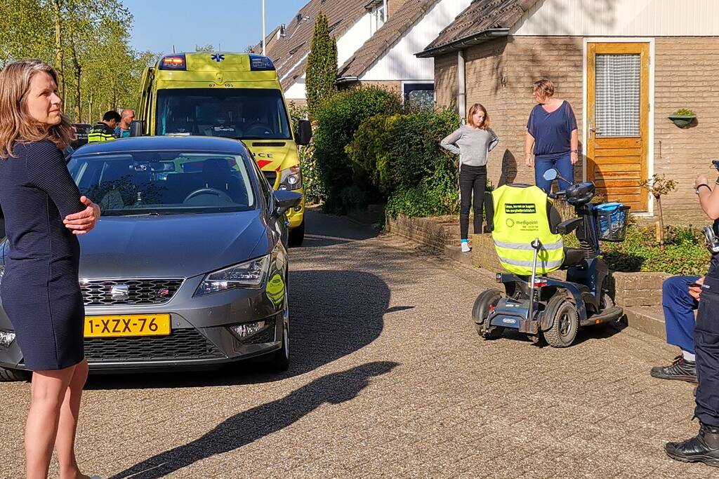 Persoon op scootmobiel gewond na aanrijding