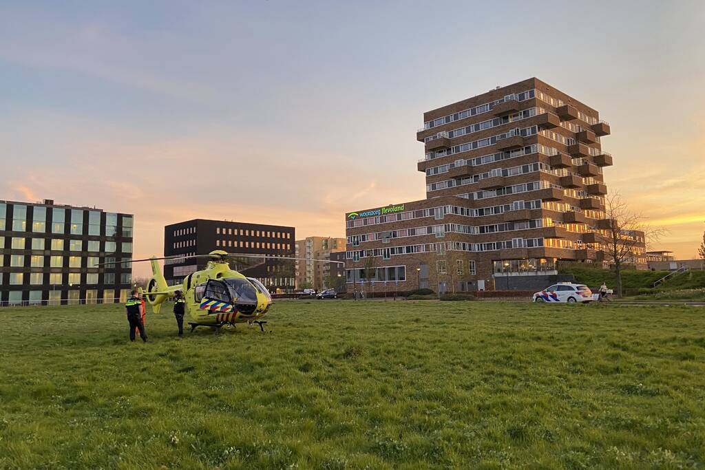 Traumahelikopter land voor een medische noodsituatie