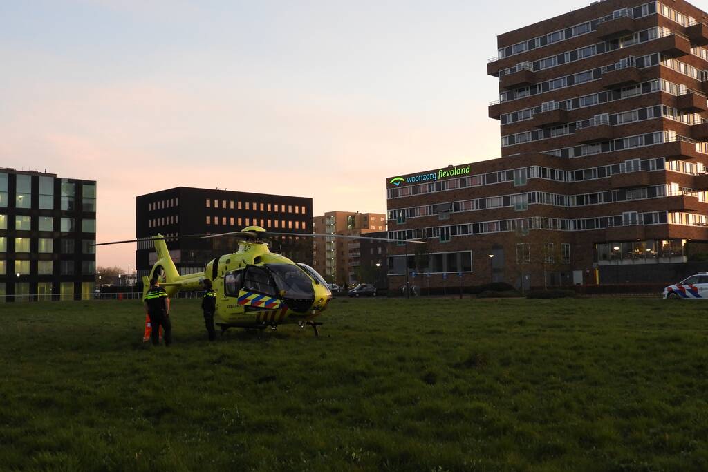 Traumahelikopter land voor een medische noodsituatie