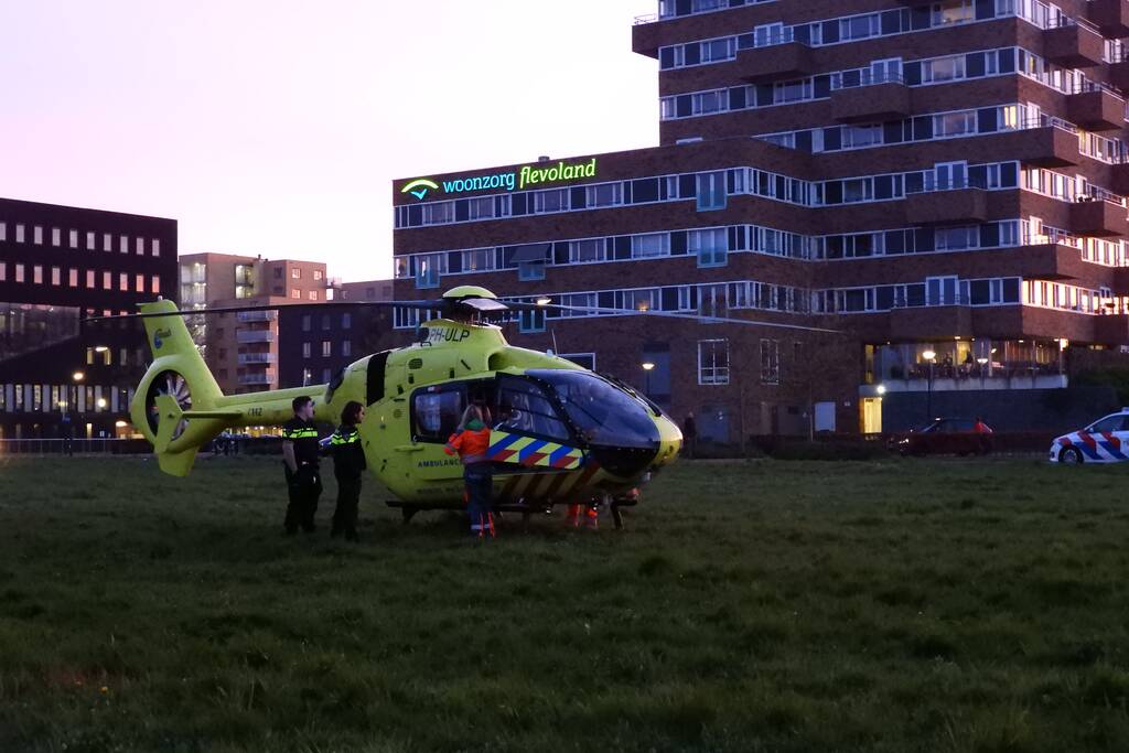 Traumahelikopter land voor een medische noodsituatie