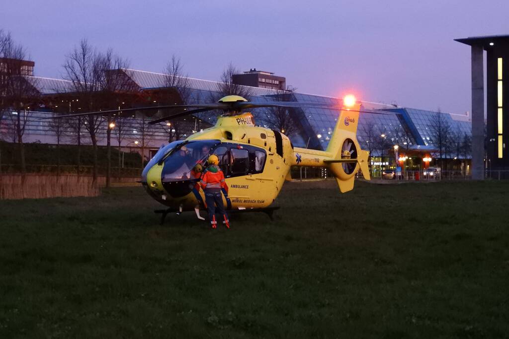 Traumahelikopter land voor een medische noodsituatie