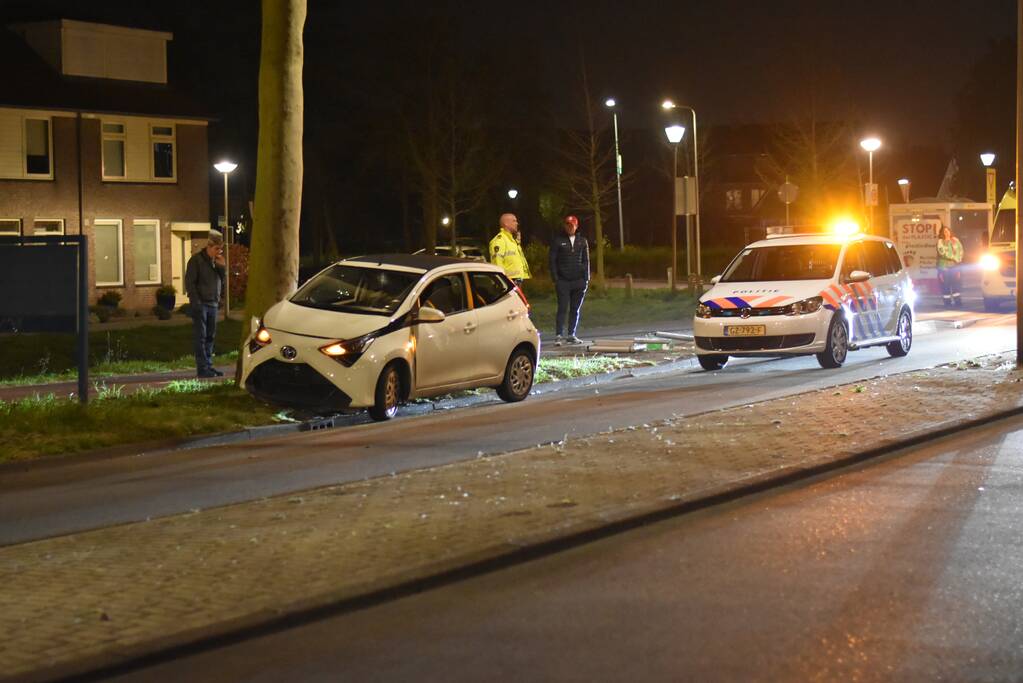 Gewonde na botsing met boom