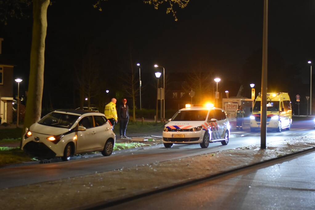 Gewonde na botsing met boom