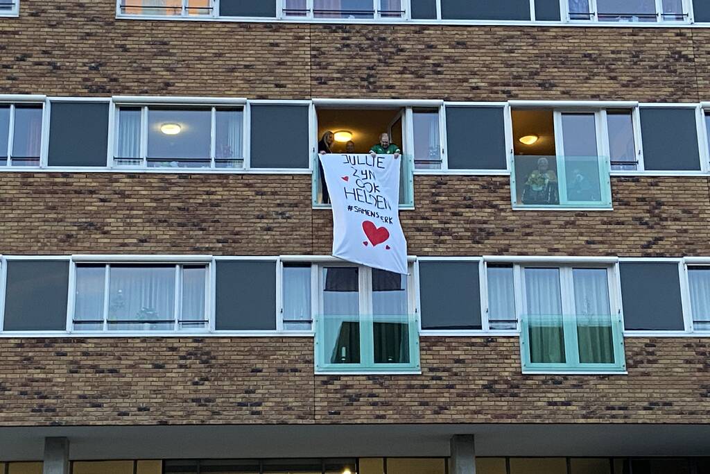 Lasershow voor zorgmedewerkers