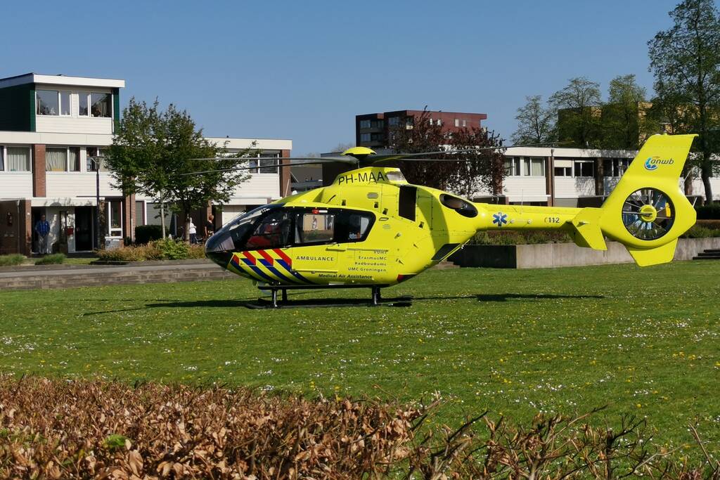 Traumateam assisteert bij medische noodsituatie