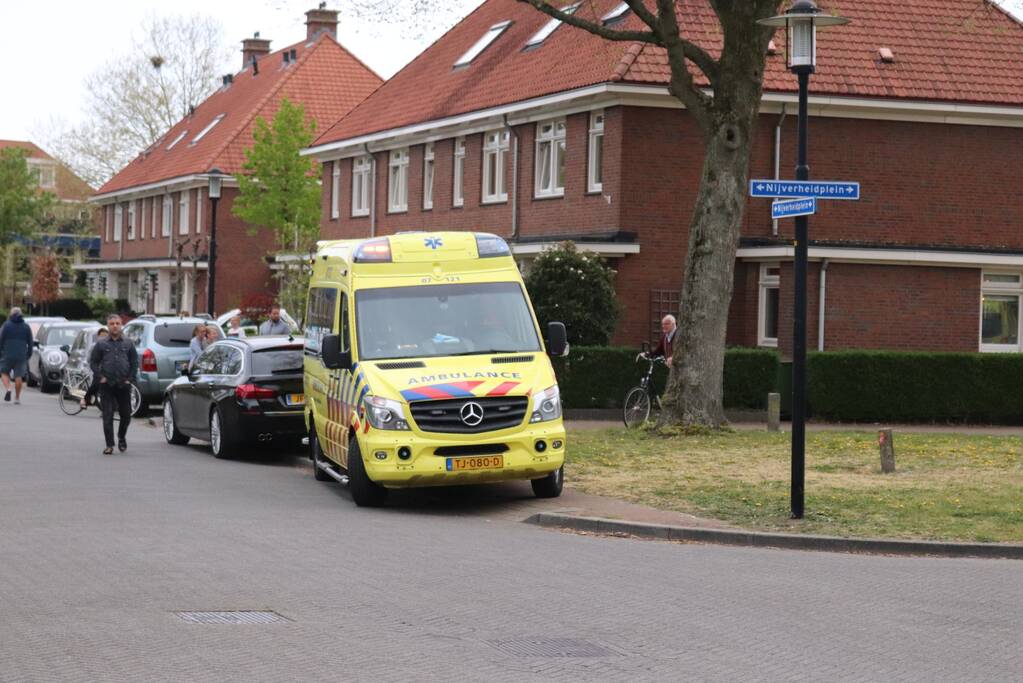 Persoon zwaargewond na val van hoogte