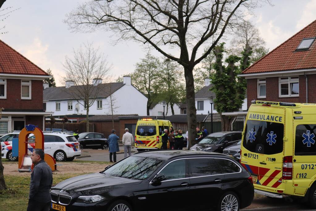 Persoon zwaargewond na val van hoogte