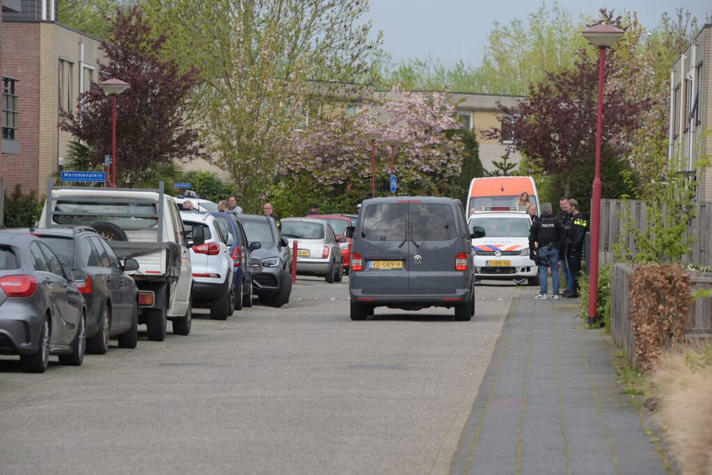 Team Paraatheid valt woning binnen