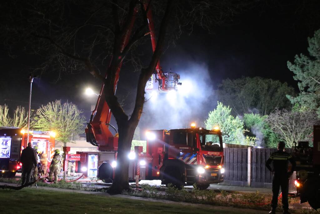 Veel rook bij brand in garageboxen