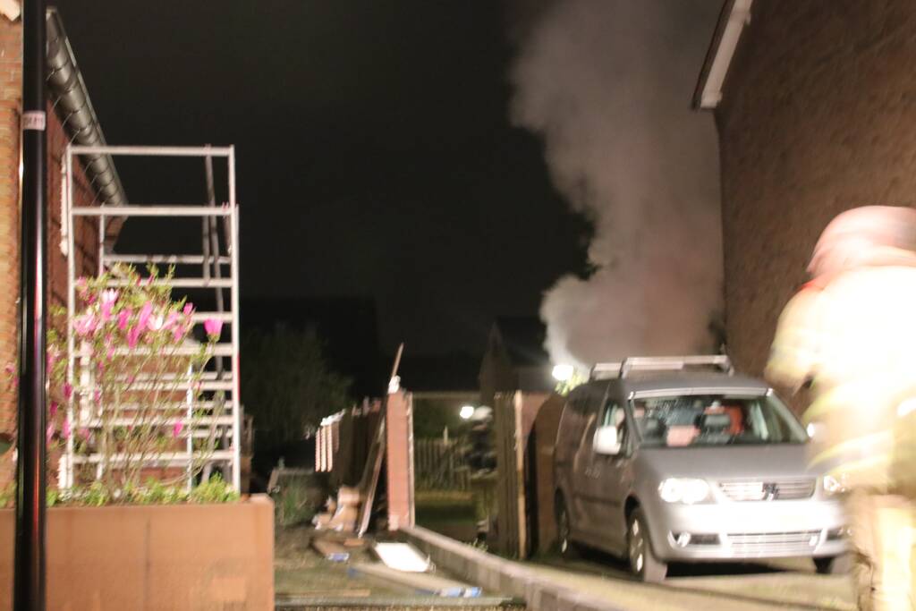 Bewoners merken brand in achtertuin niet op