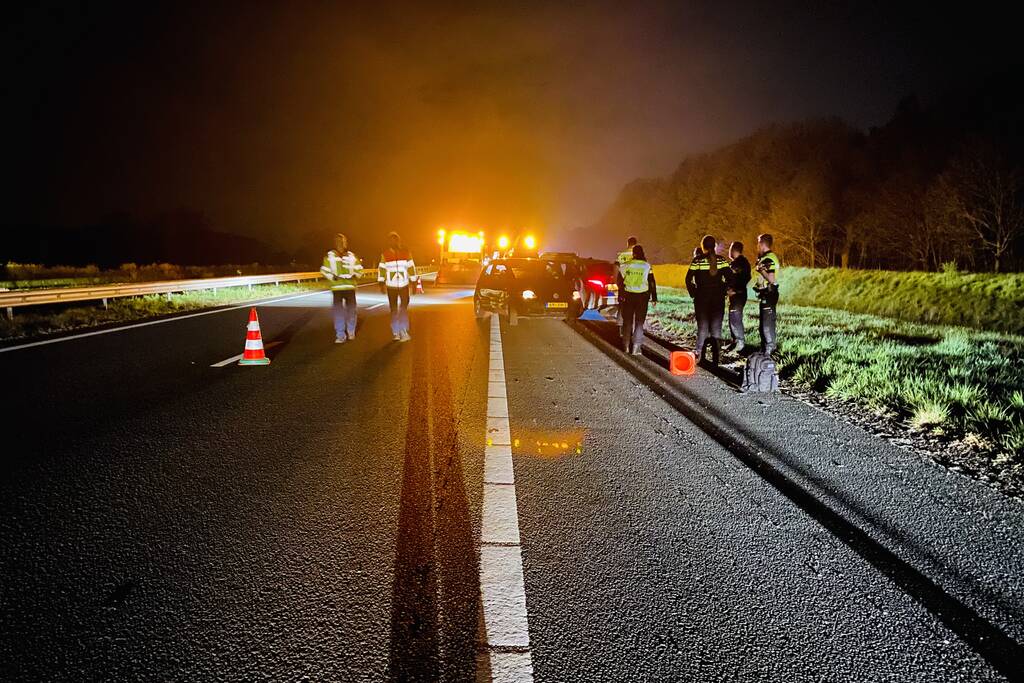 19-jarige bestuurder rijdt opzettelijk tegen politiewagen