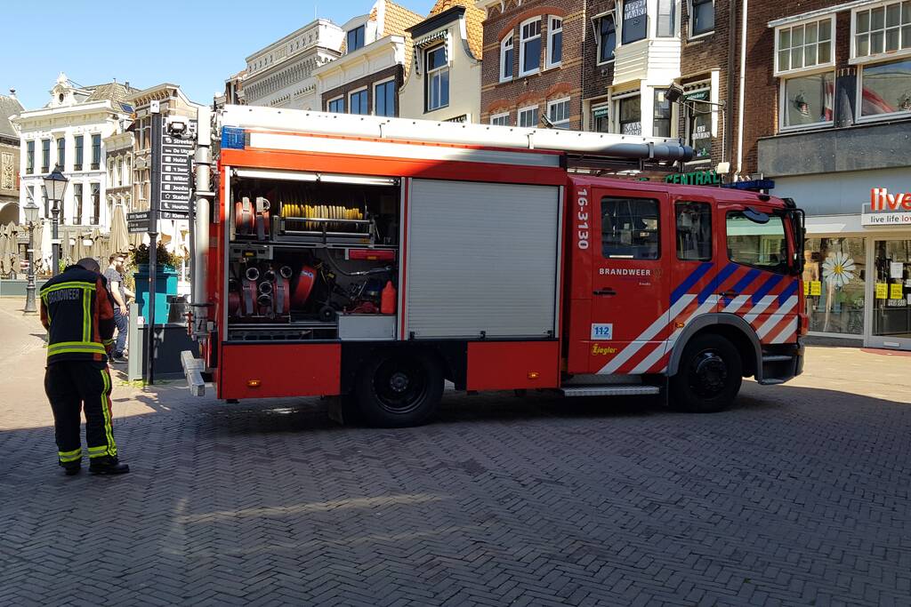 Gaslucht in keuken van grand café Central