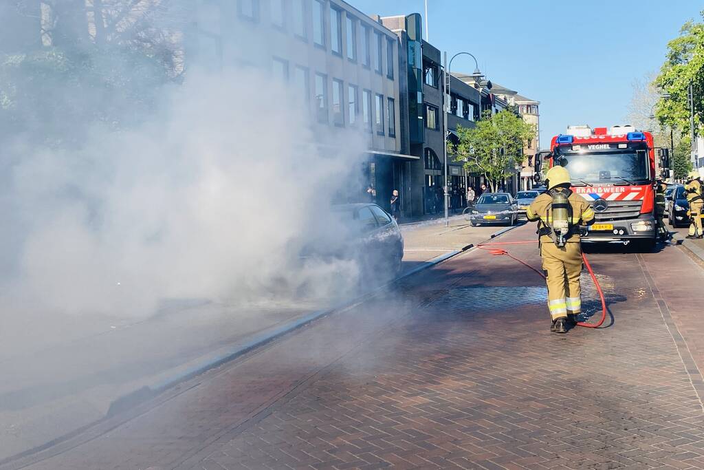 Auto verwoest door brand