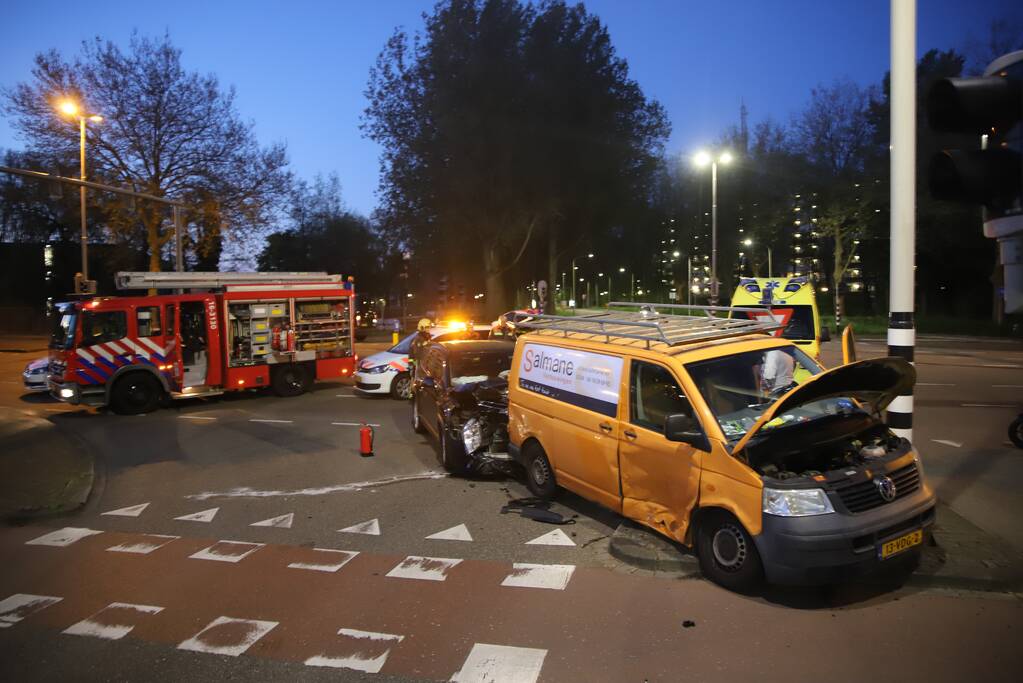 Veel schade bij aanrijding op kruising