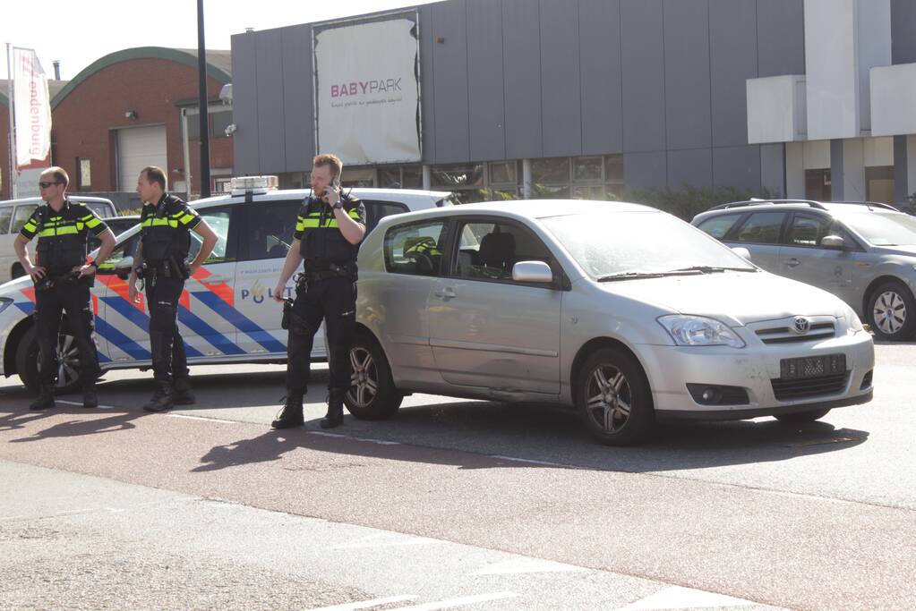 Scooter bestuurster gewond na aanrijding