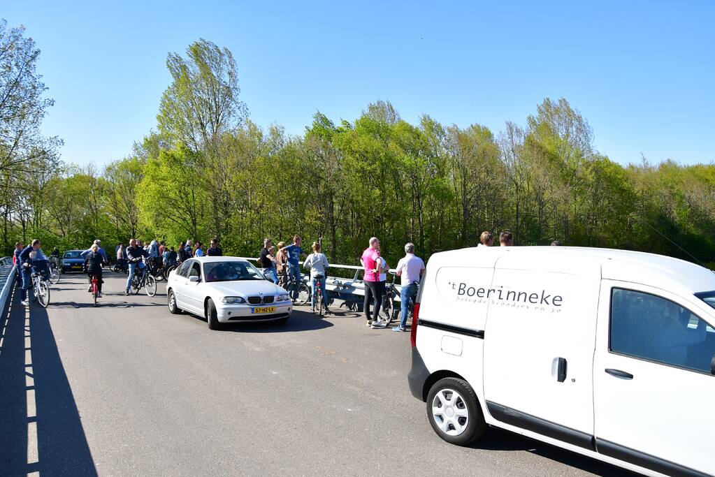 Vrachtwagentrailer vliegt in brand