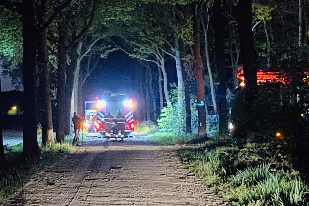 Brand in schoorsteen van woning