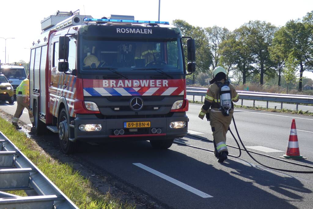 Vrachtwagen vat vlam door vastgelopen remmen