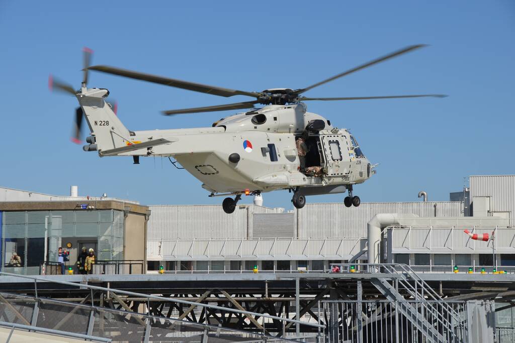 Defensiehelikopter NH90 neemt patiëntentransport MMT over
