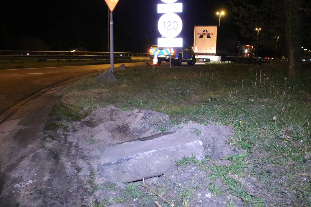 Tankstation en parkeerplaats afgesloten om lekgereden dieseltank