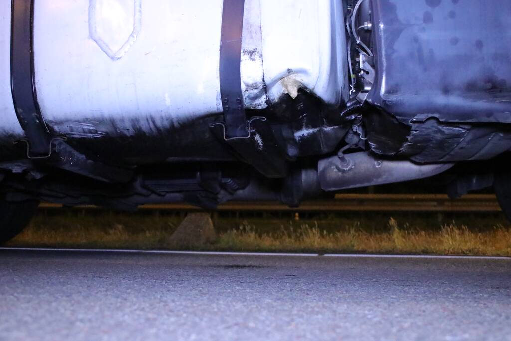 Tankstation en parkeerplaats afgesloten om lekgereden dieseltank