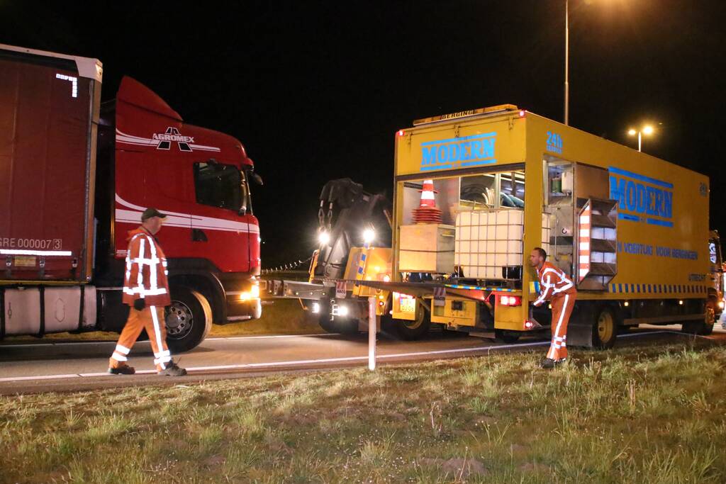 Tankstation en parkeerplaats afgesloten om lekgereden dieseltank