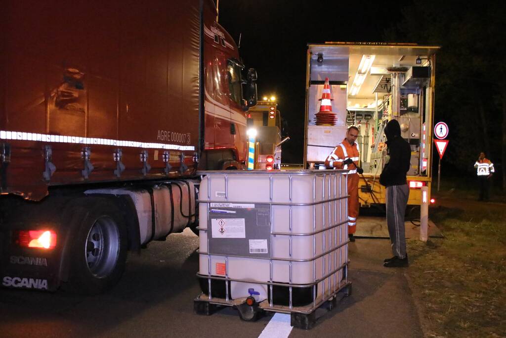 Tankstation en parkeerplaats afgesloten om lekgereden dieseltank