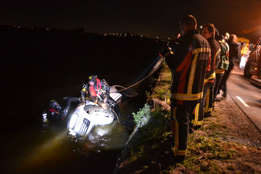 Voertuig te water, bestuurder spoorloos